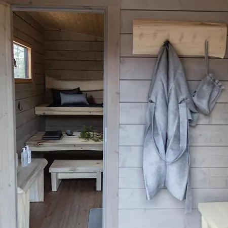 Hirsihuvila Letto, Pihasauna & Ulkoporeamme Villa *