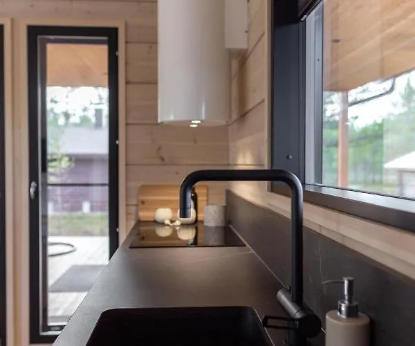 Hirsihuvila Letto, Pihasauna & Ulkoporeamme 别墅 *