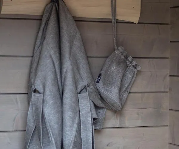 别墅 Hirsihuvila Letto, Pihasauna & Ulkoporeamme